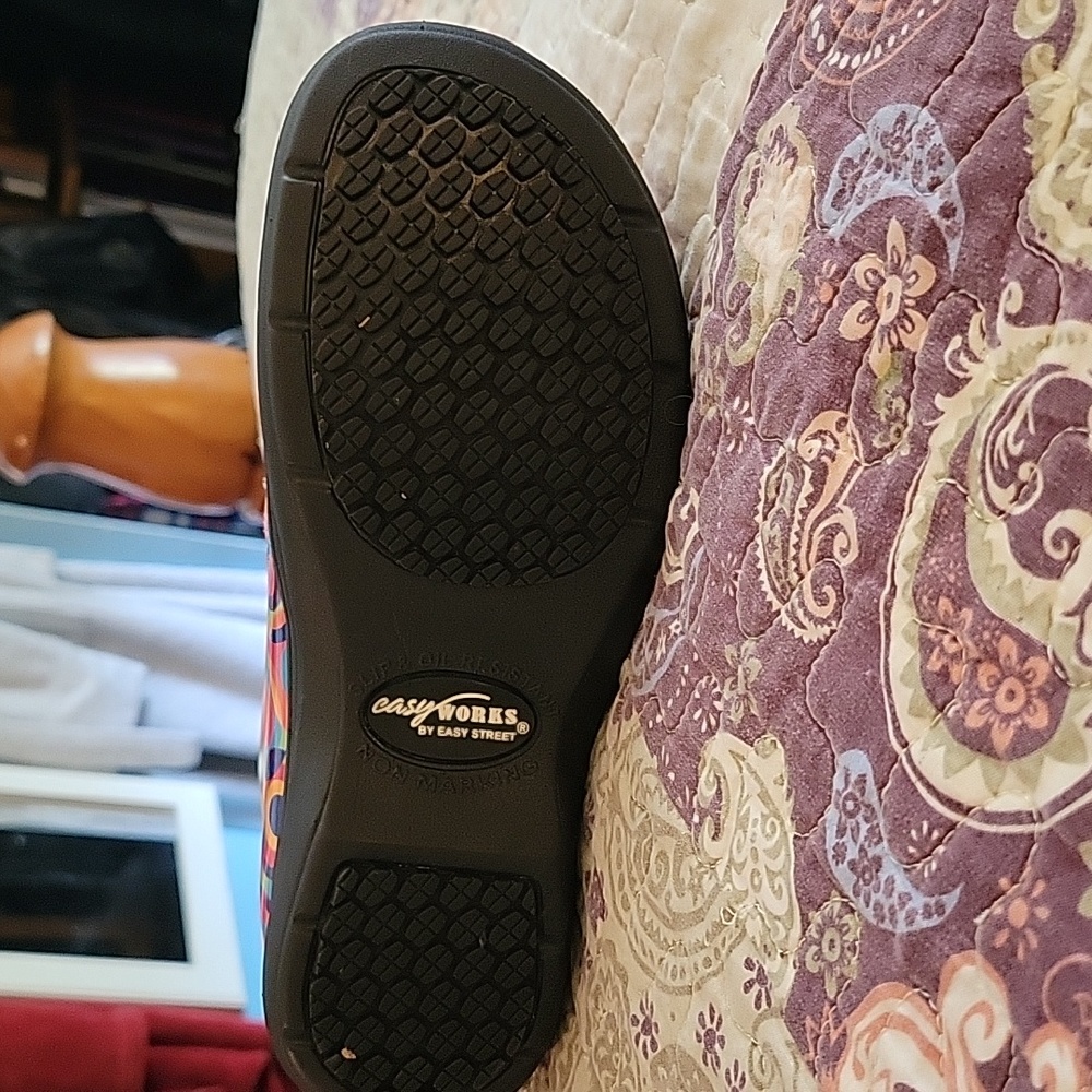 Clogs - Picture 4 of 4
